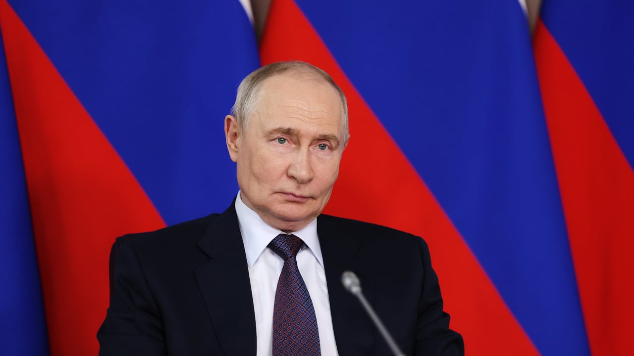Putin condiciona la paz en Ucrania a los intereses rusos ante líderes 