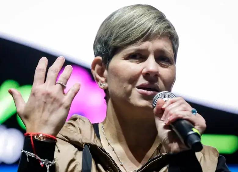 Verónica Alcocer niega tráfico de drogas y dinero en entrevista
