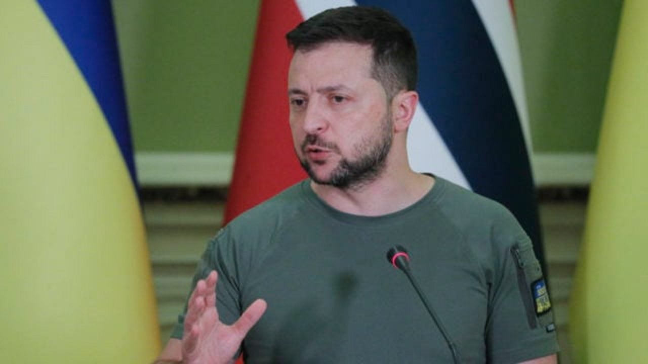 Zelenski acusa a EE. UU. de retrasar misiles Patriot y limitar intelig