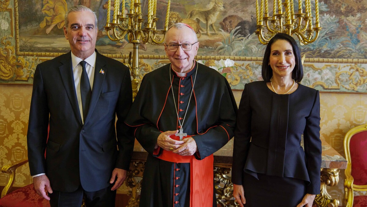 Abinader y Parolin abordan en el Vaticano la situación regional