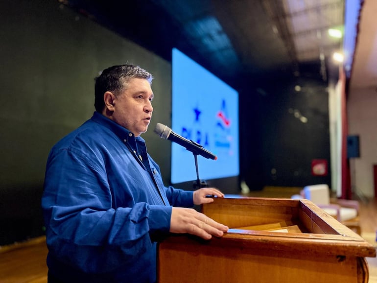 Alcides Riveros: el PLRA maneja más presupuesto municipal que el Partido Colorado en Paraguay