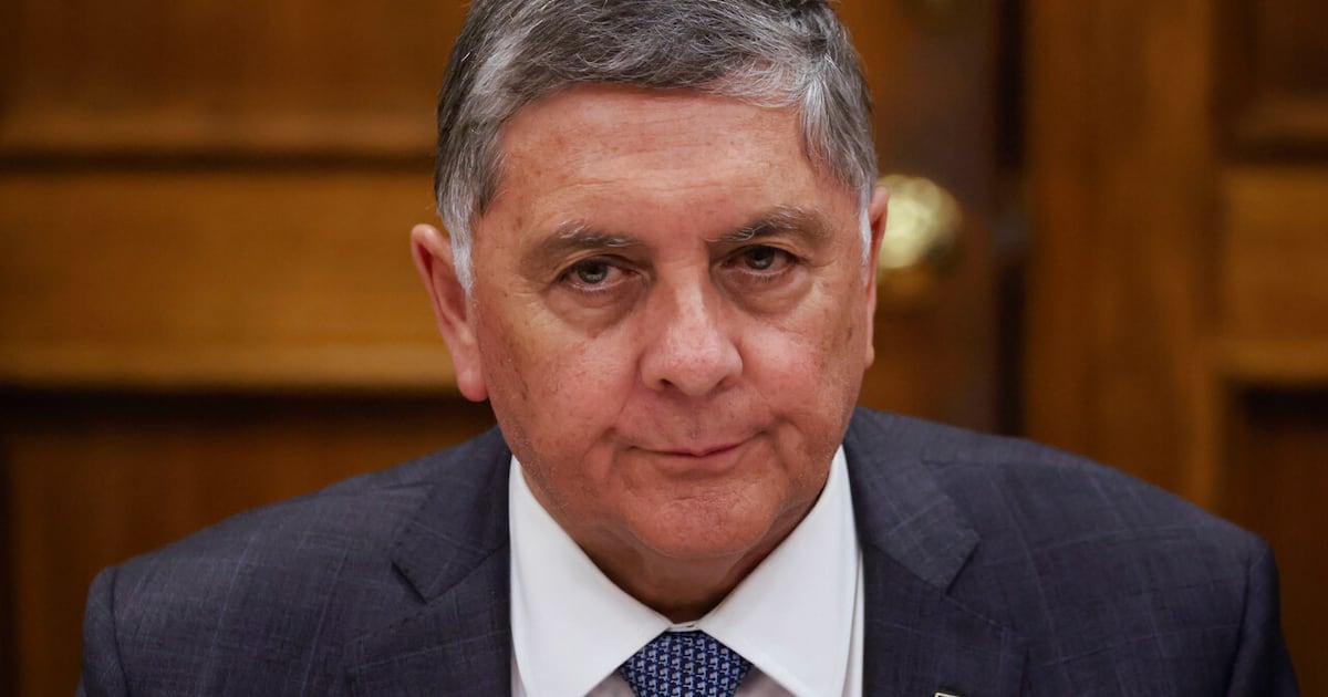 Chile: Alvarado descarta vínculos de la Secom con Numen ante comisión