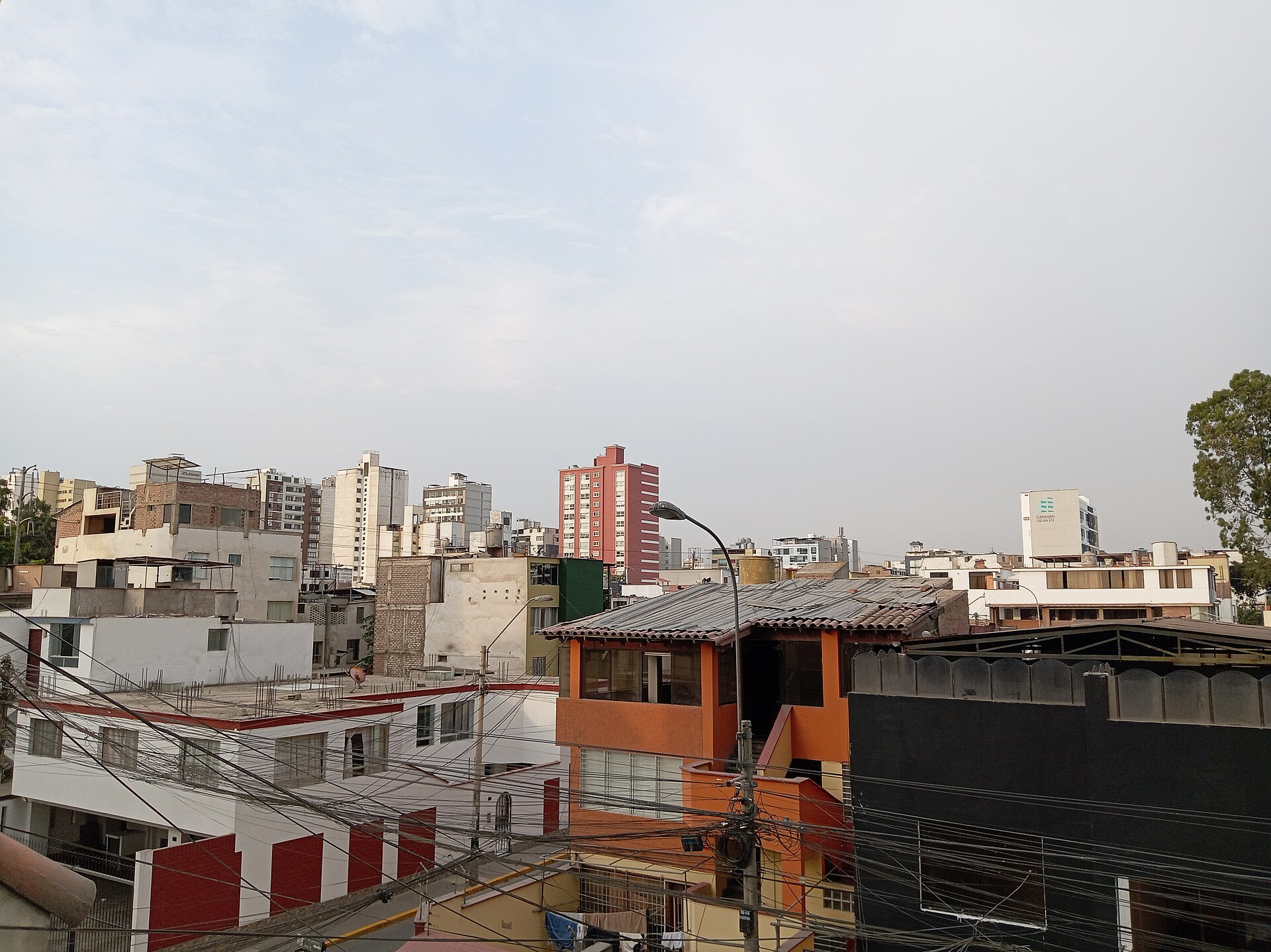 Asesinan a balazos a César Camacho Isa en Surquillo, Lima