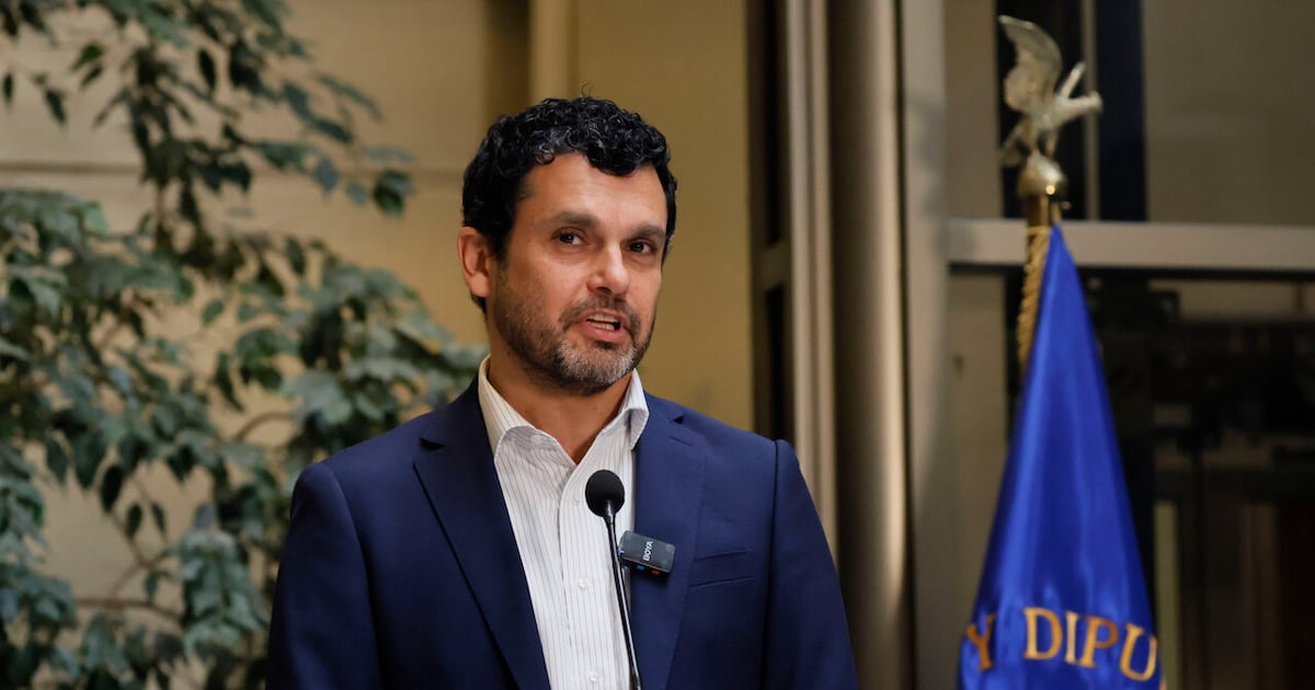 Bassa responde a Rabat tras anuncio de querella en Chile
