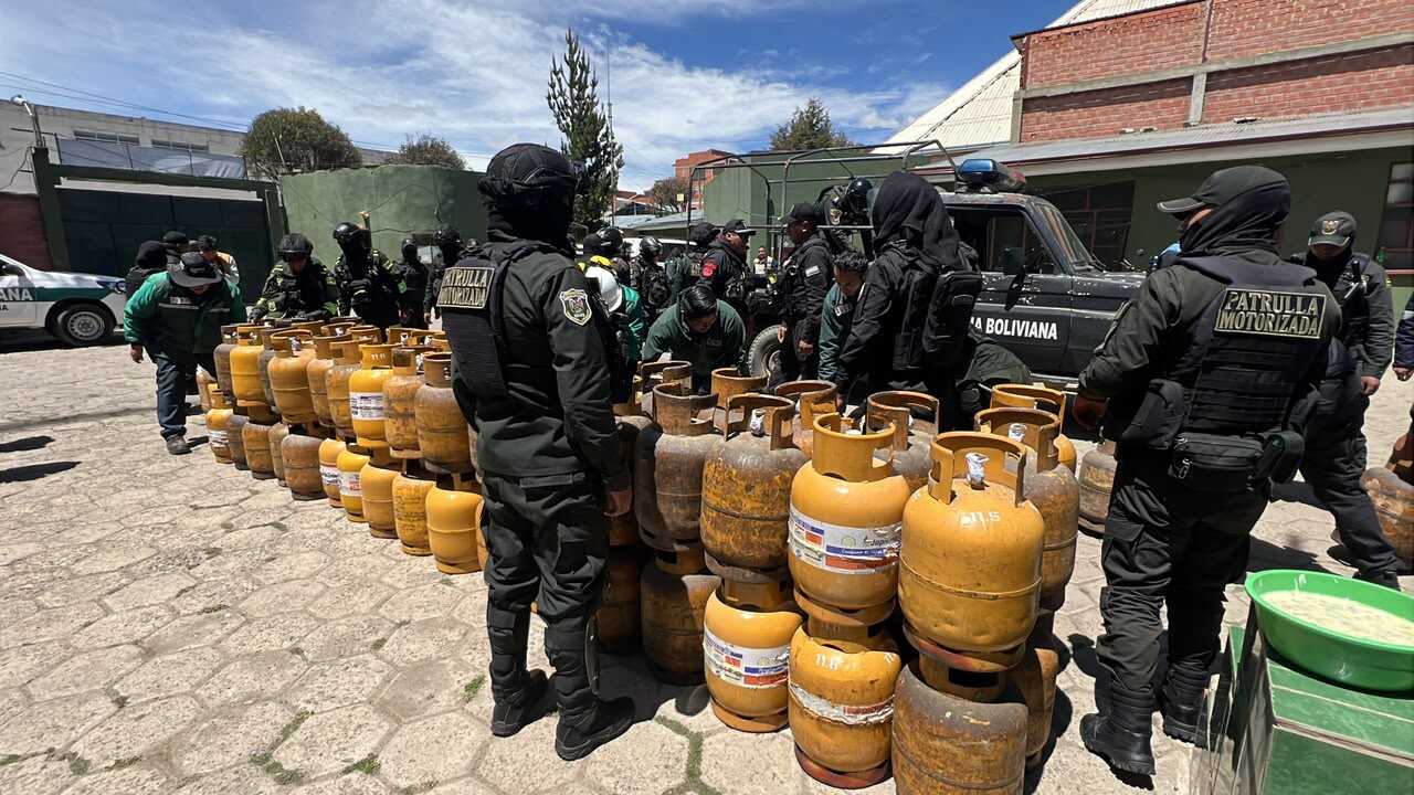 Bolivia: el Gobierno denuncia que mafias pasan del diésel y la gasolina a las garrafas de gas