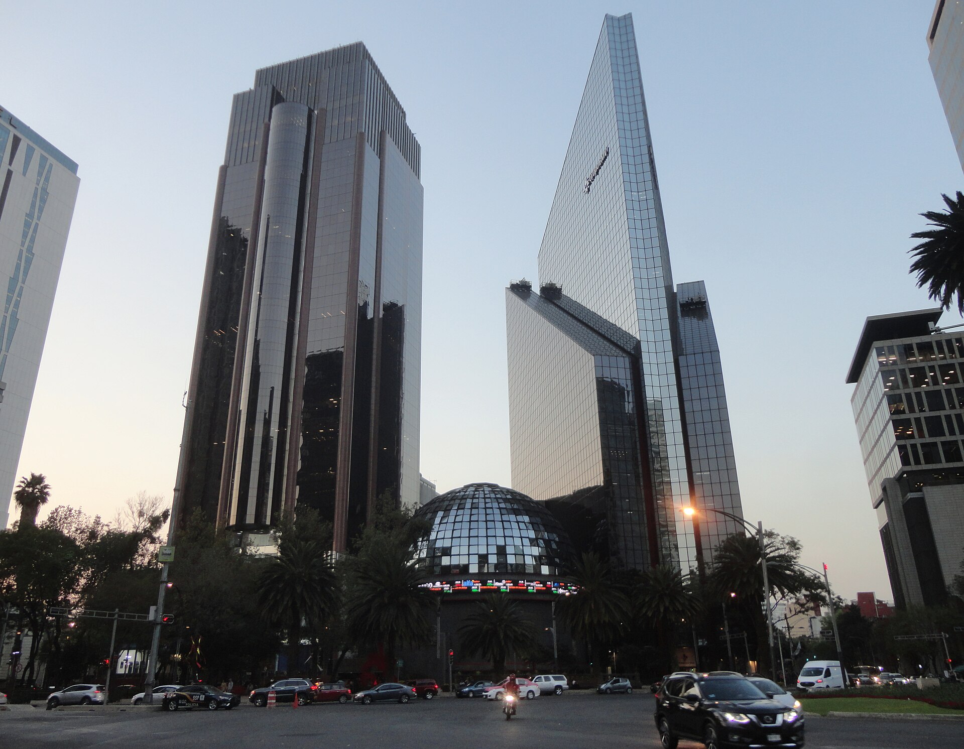 La Bolsa mexicana sube 2,35 % en la semana y cierra en 66.048,57 puntos