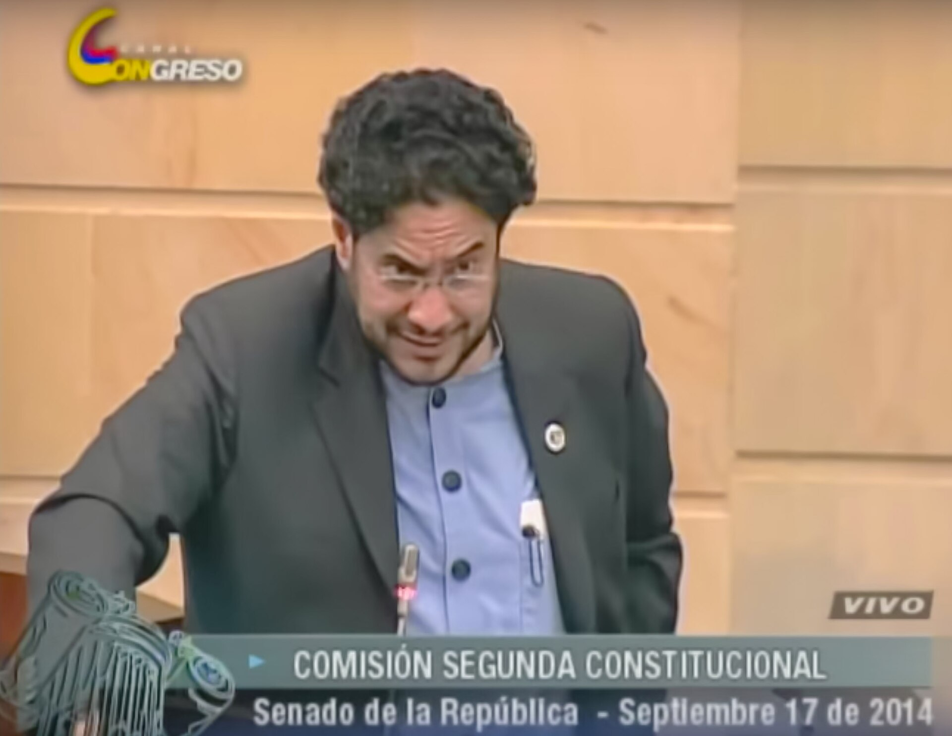 Cepeda critica la orden de De La Espriella de retirar la imagen de Carlos Pizarro