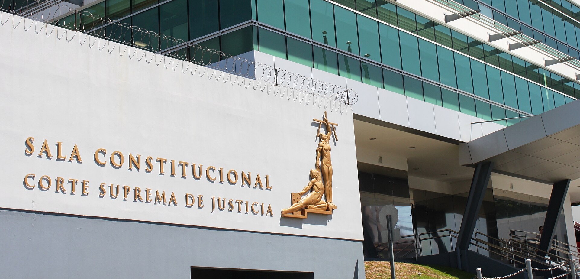 Costa Rica: proyecto de jornadas 4-3 de hasta 12 horas, en la Sala IV