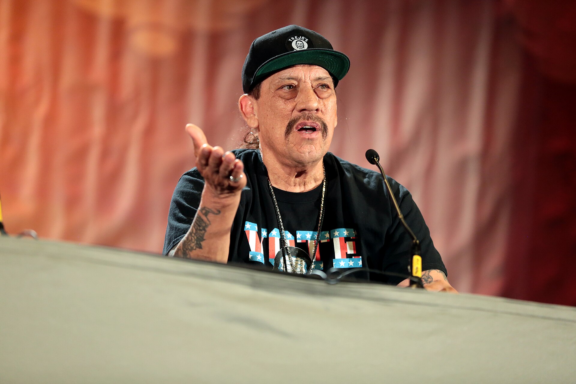 Danny Trejo participa en película pro ICE y niega apoyar a la agencia