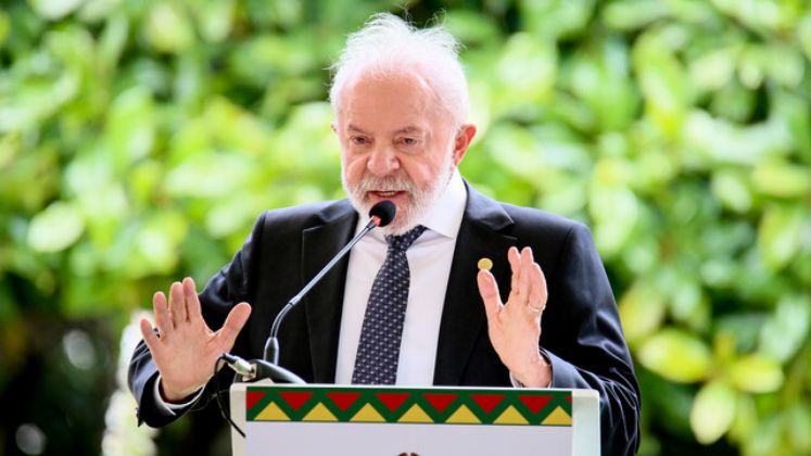 Deforestación en la Amazonía de Brasil cae 41,8% y pesa en la elección
