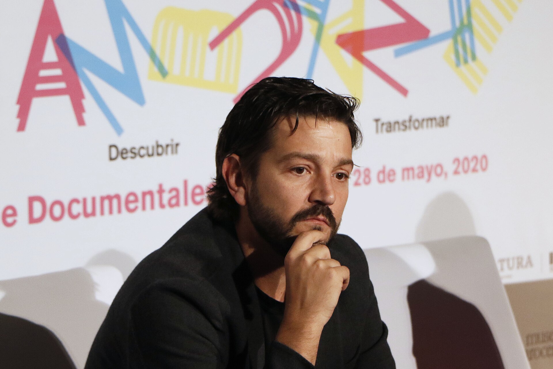Diego Luna alerta sobre el auge de los discursos de odio contra migrantes