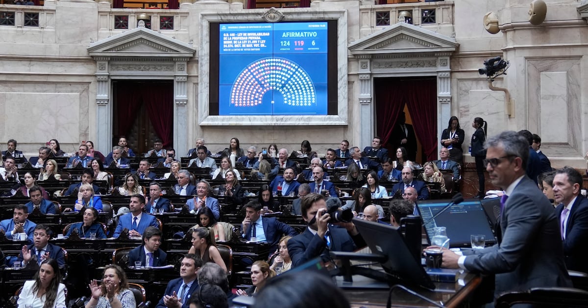 Diputados de Argentina aprueba la ley de propiedad privada de Milei con cambios