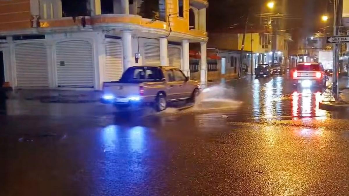 Ecuador registra ocho inundaciones por lluvias en cuatro provincias