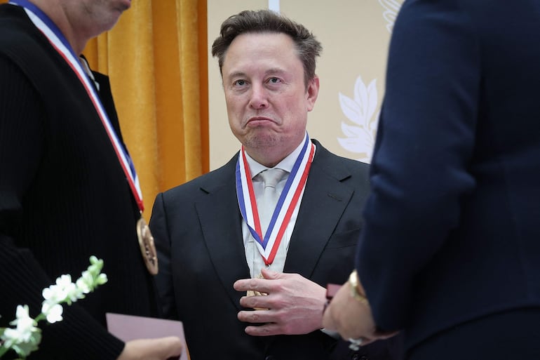 Elon Musk promete regalar una acción de SpaceX a cada niño de EE.UU