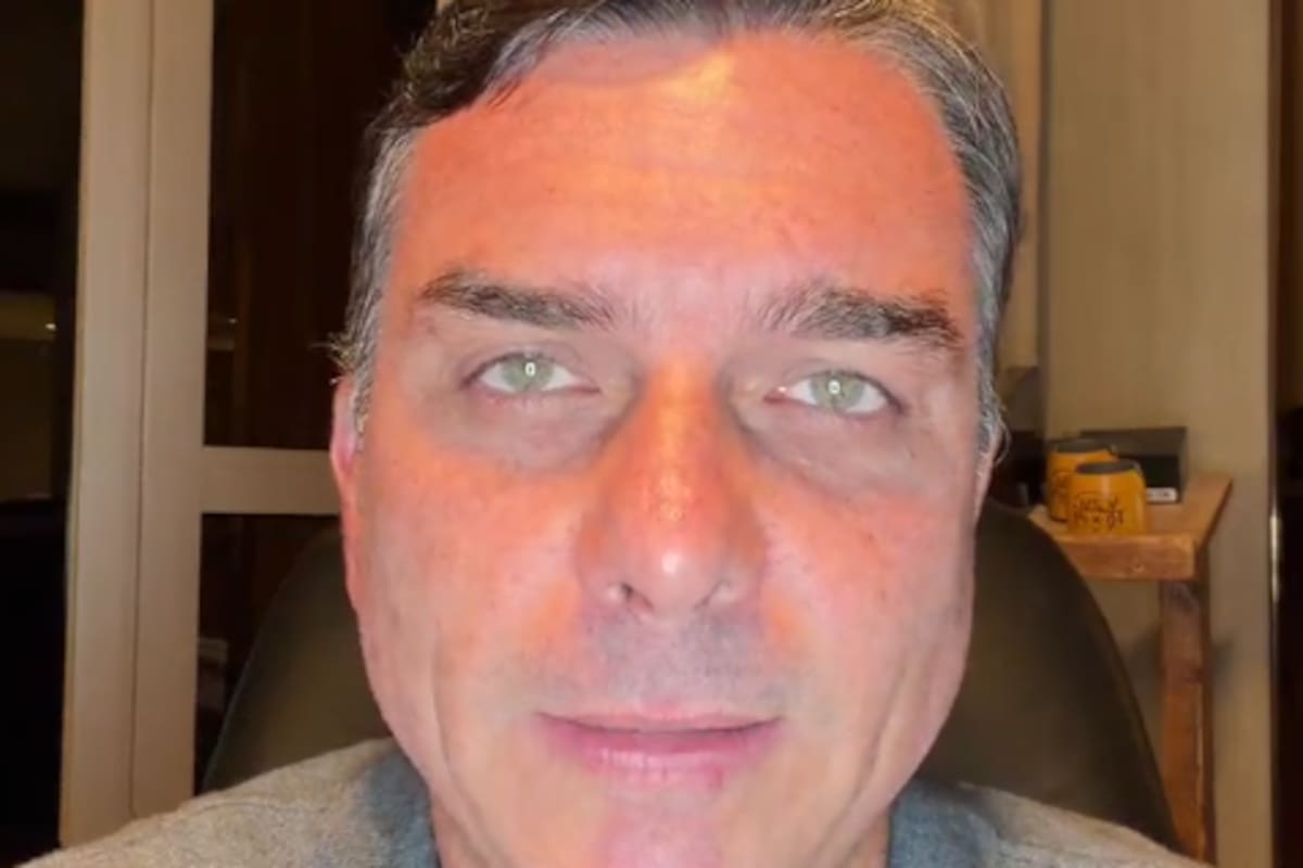 Flavio Bolsonaro reaparece en Instagram y dice que su padre le advirtió de la fuga