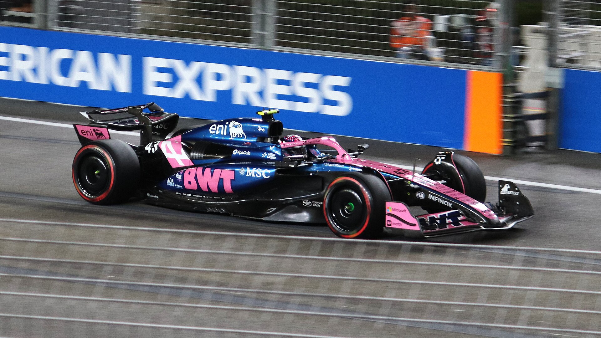 Franco Colapinto corre la Sprint de Singapur tras la lluvia