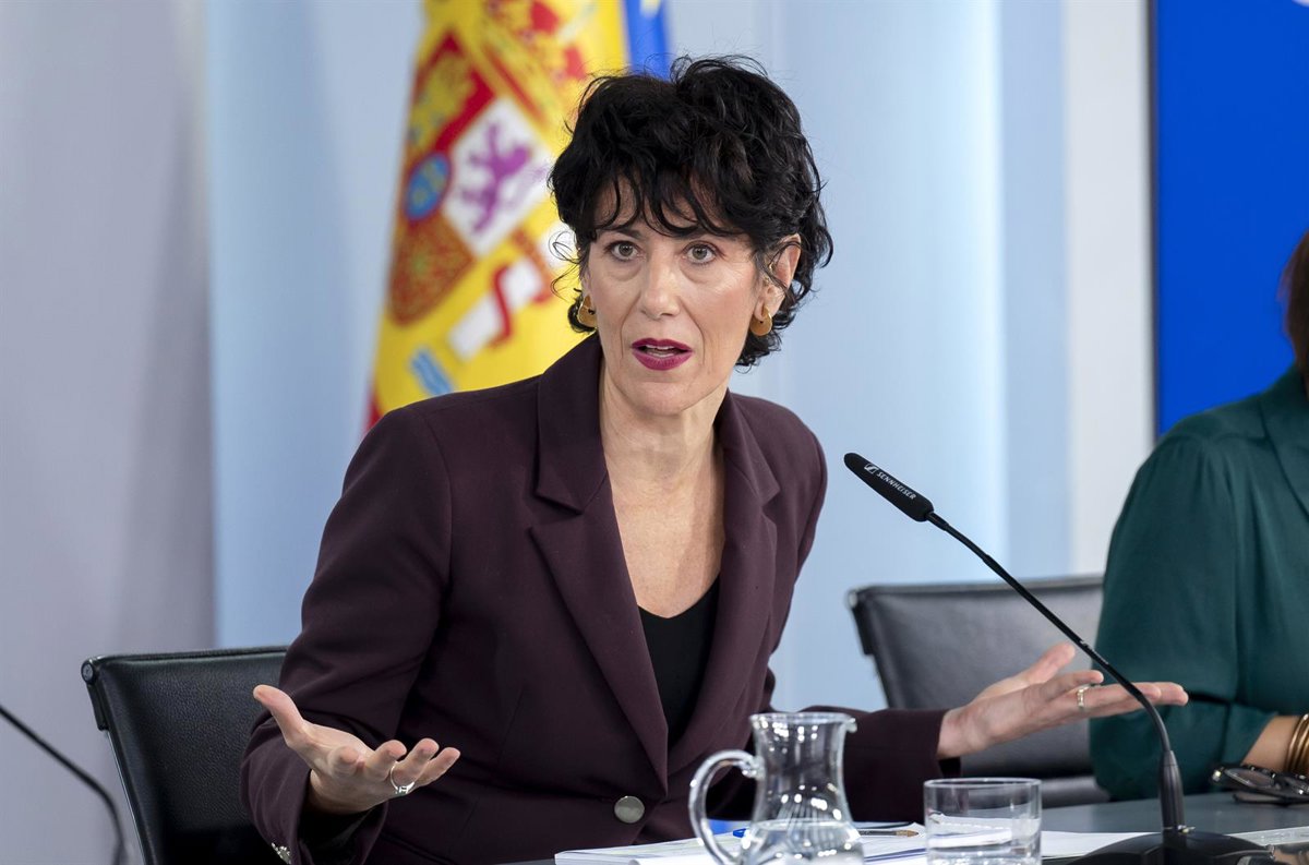 El Gobierno de España subirá el SMI en 2027 y mantendrá su exención del IRPF