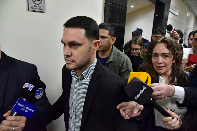 Paraguay: Hernán Rivas apela condena de 8 años por título falso