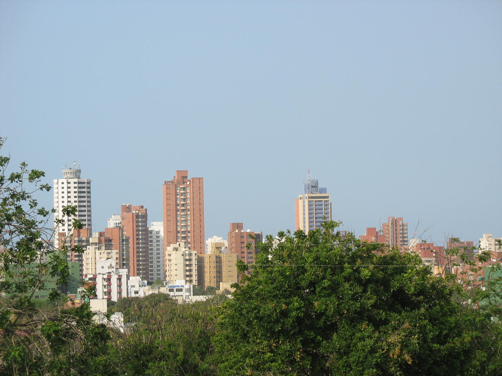 Dos dragoneantes del Inpec heridos a bala en Barranquilla