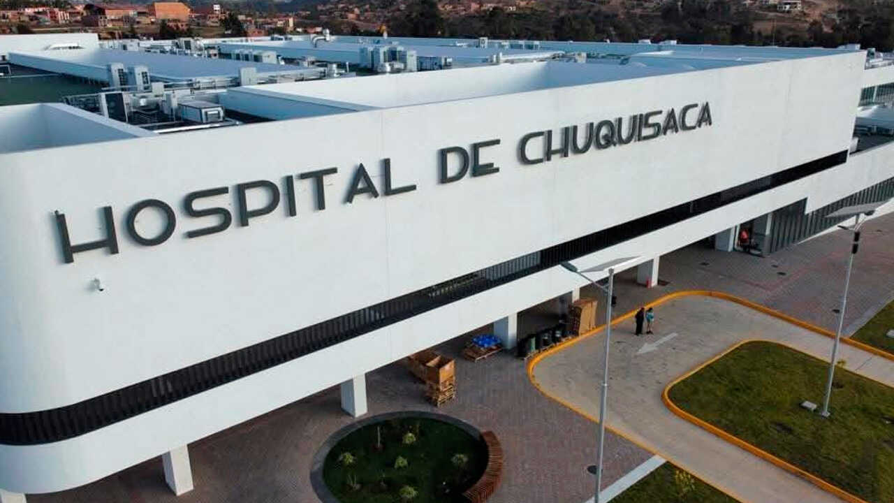 Investigan a 12 funcionarios por ítems fantasma en Chuquisaca, Bolivia
