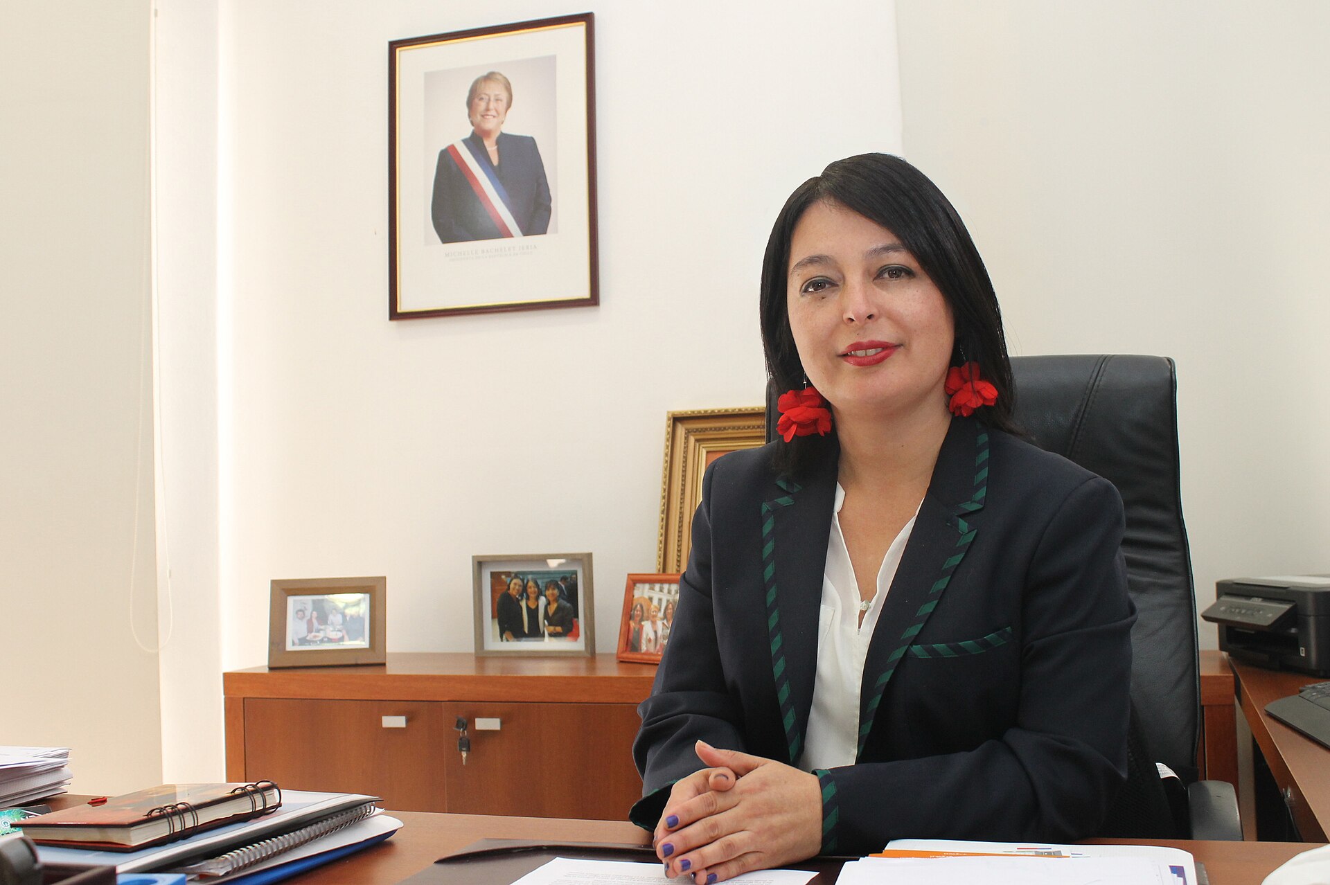 Jeannette Jara critica a las AFP de Chile por la caída del Fondo E