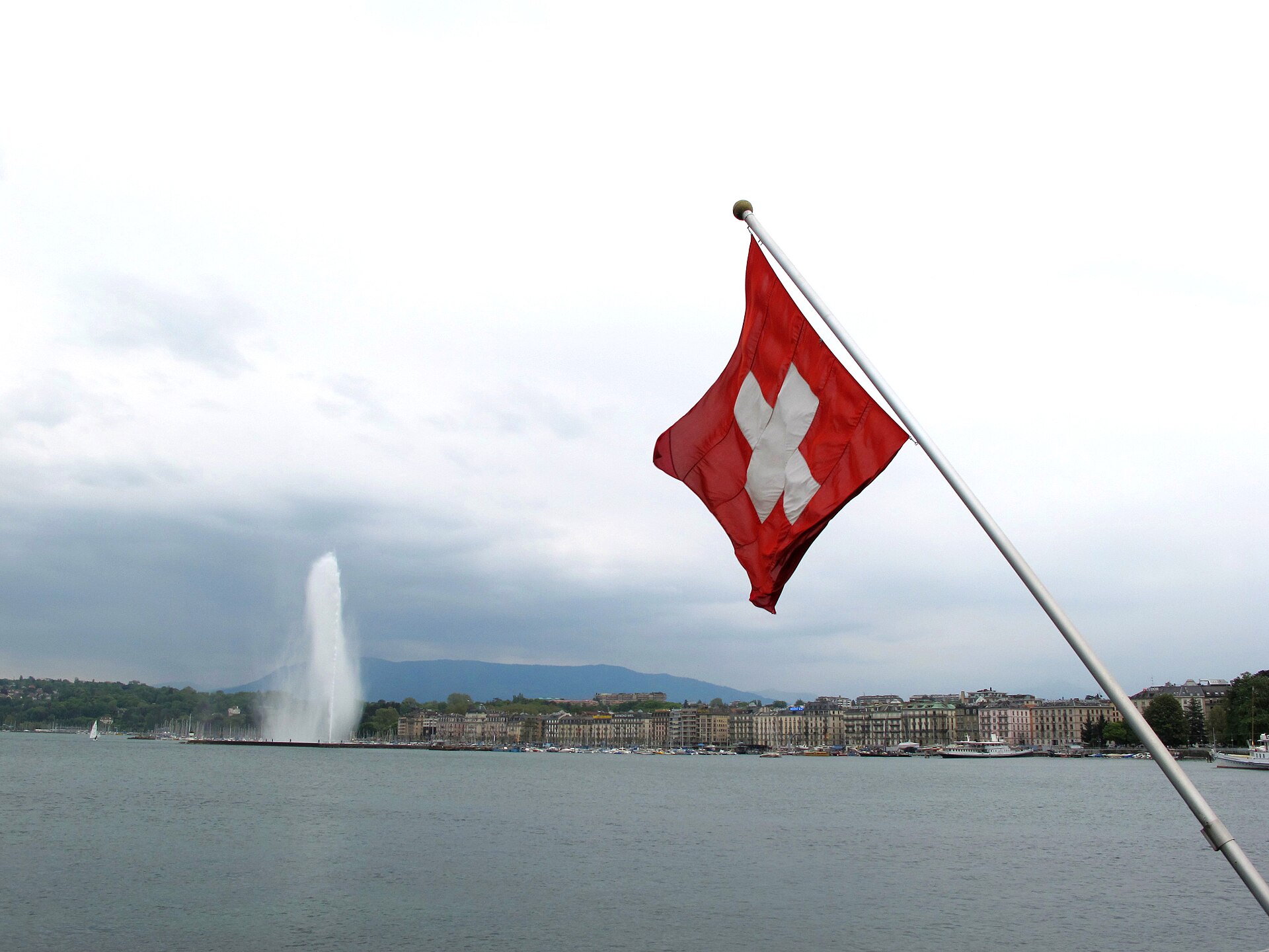 Jonas I, el autoproclamado rey de Suiza, suma 149 parcelas sin dueño