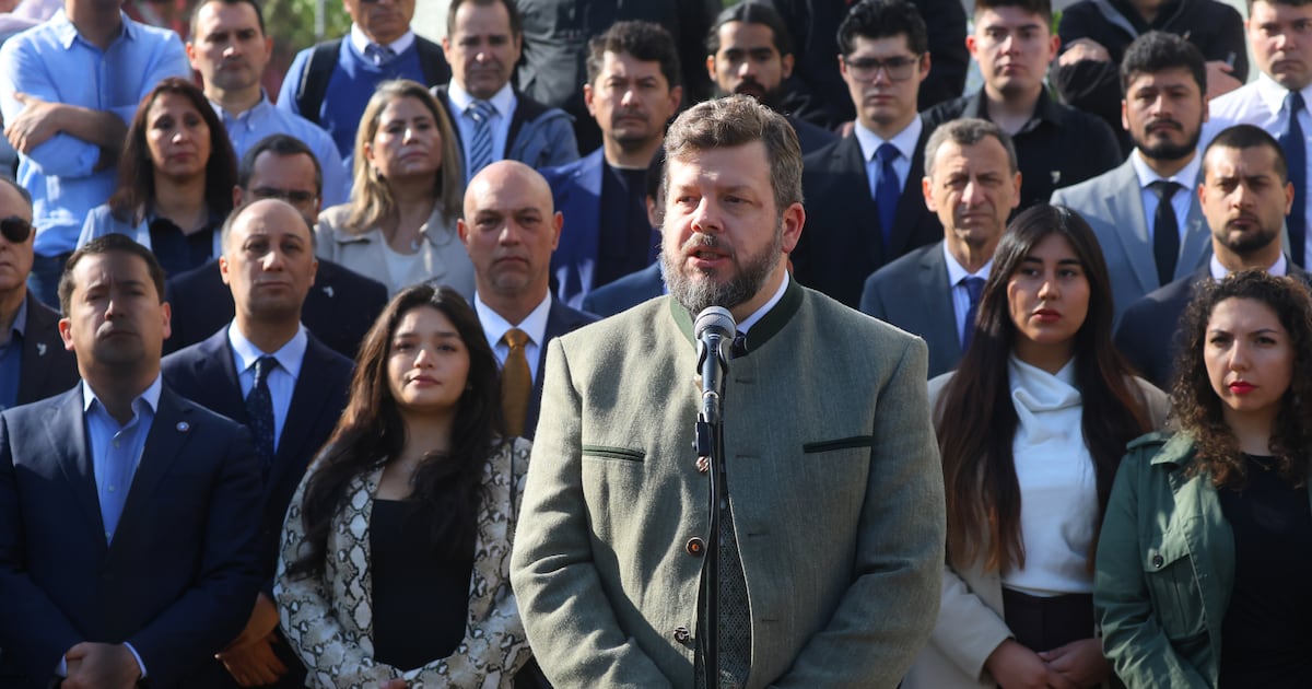Kaiser pide una "decisión de Estado" para carabineros procesados en Chile