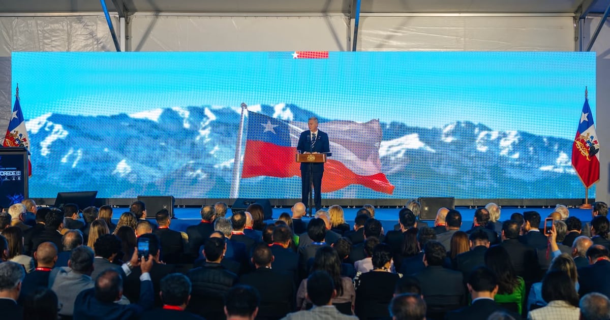 Kast pide a la oposición no pasar facturas políticas por seguridad en Chile