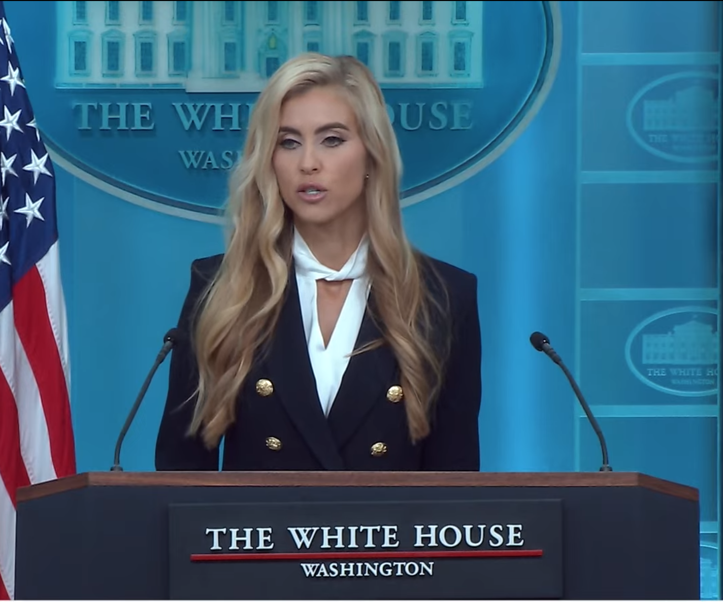 La portavoz de la Casa Blanca Katie Zacharia dice que China no tiene baños en condiciones