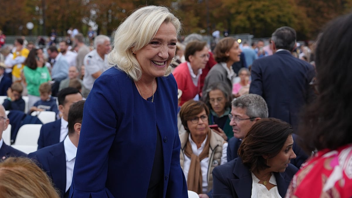 Le Pen acusa al poder de Macron de estar agotado tras los disturbios en París