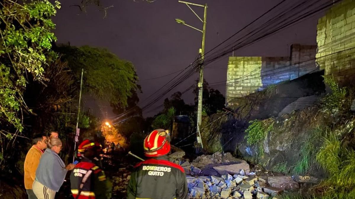 Lluvias en Quito derriban un muro en Yaruquí y dejan sin luz a La Floresta