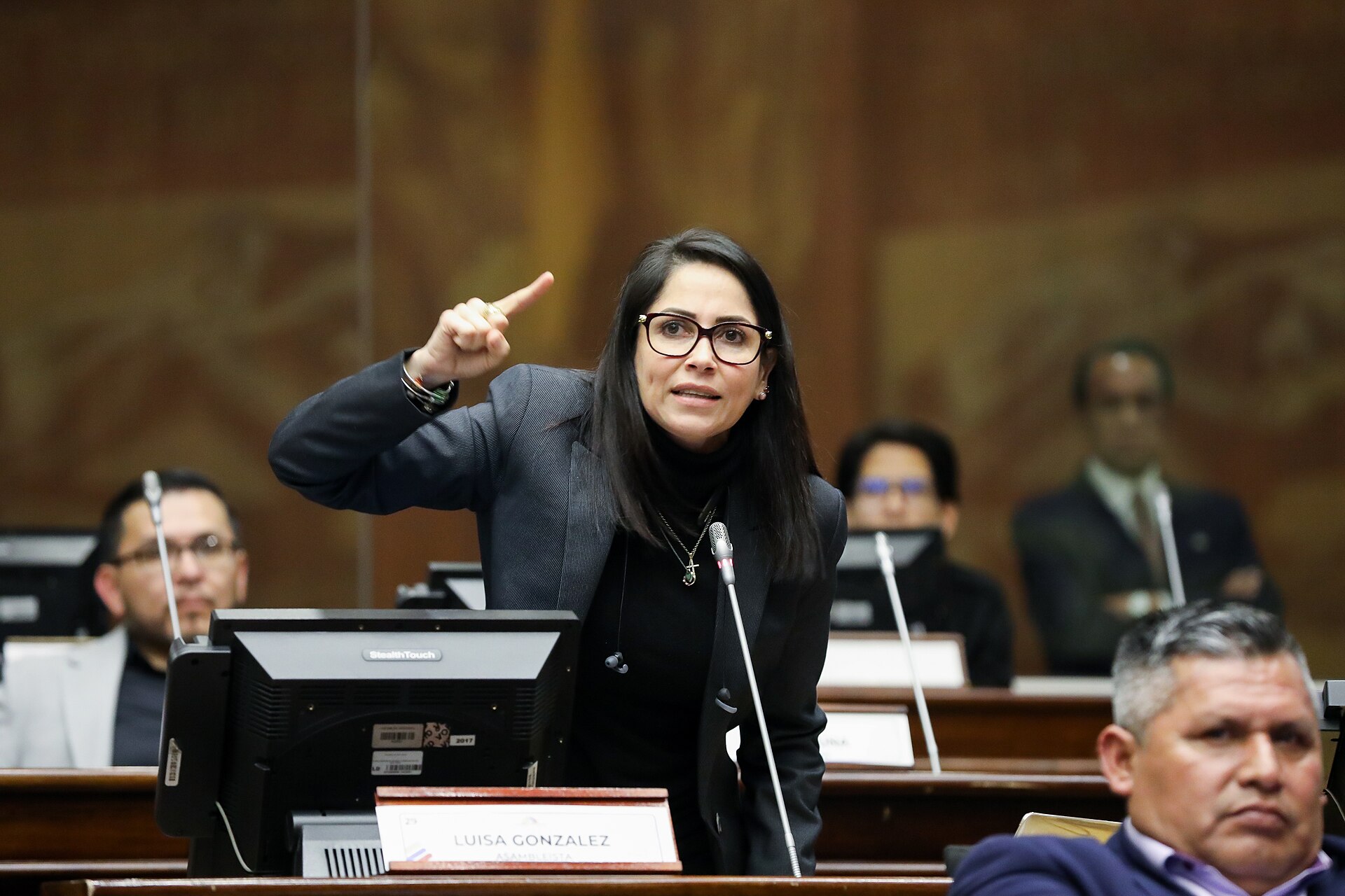 Detienen a Luisa González, excandidata correísta, por lavado de dinero en Ecuador