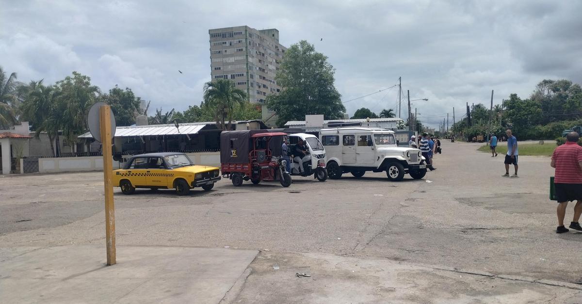 Cuba: triciclos estatales de Matanzas cobran como los privados