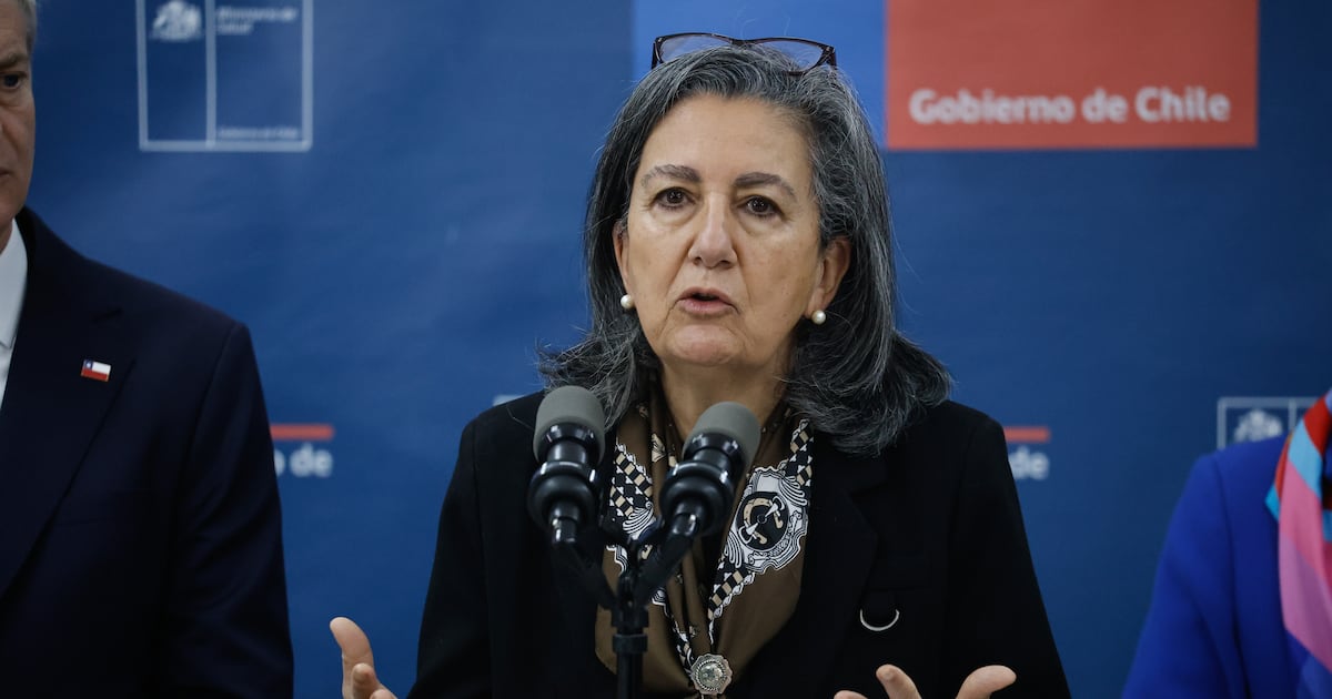 Ministra de Salud de Chile visita Cesfam vandalizado en Puente Alto
