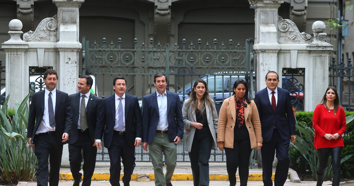 Partidos del oficialismo chileno piden a la izquierda condenar el 18-O