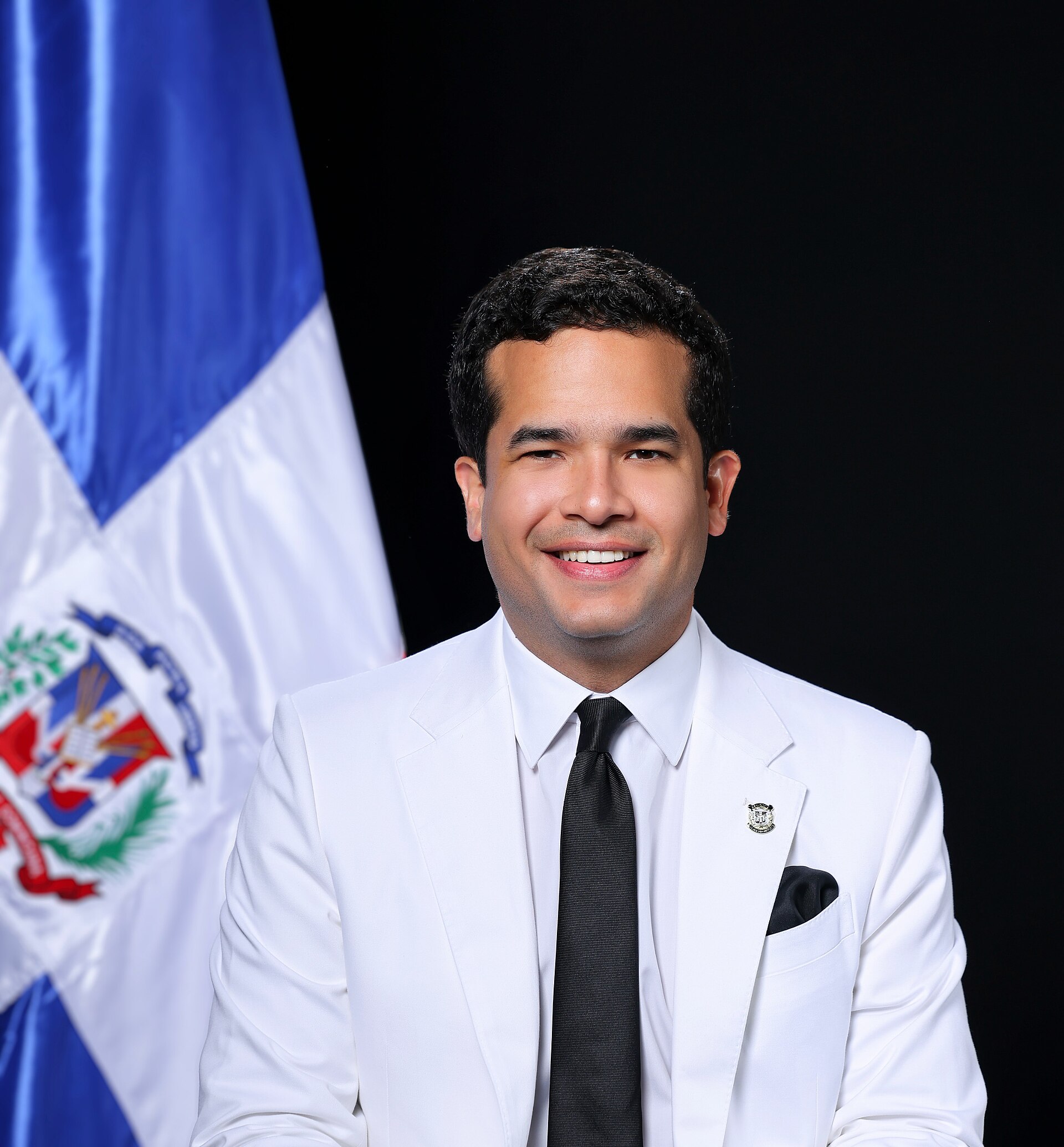 Omar Fernández critica aumento del marbete en República Dominicana