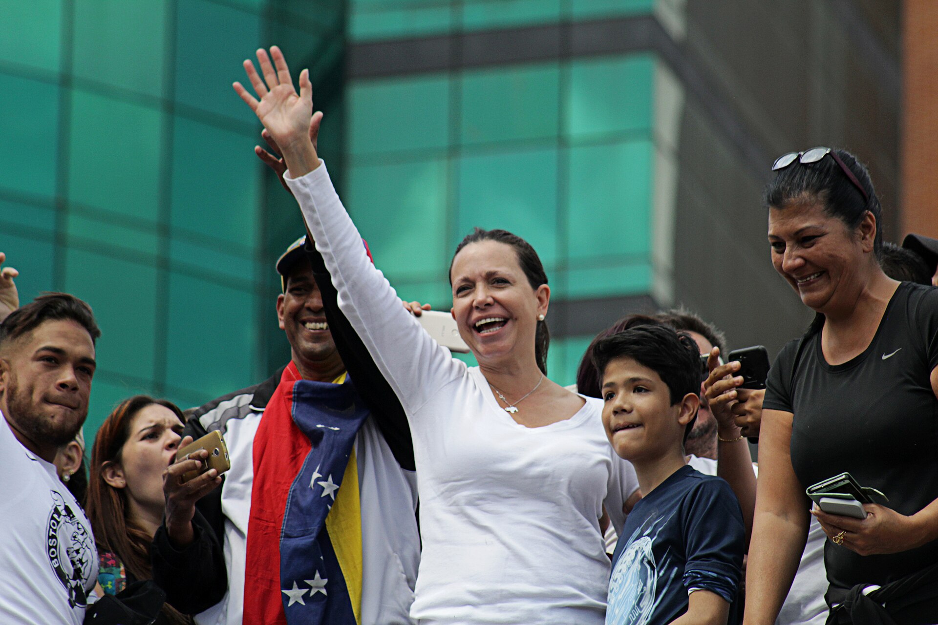 Venezuela: la PUD anuncia consulta nacional y ratifica a Machado como candidata