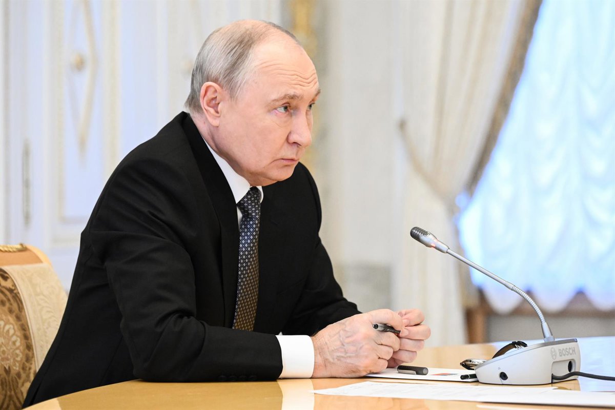 Putin anuncia que el primer petrolero de diésel ruso zarpa a EEUU