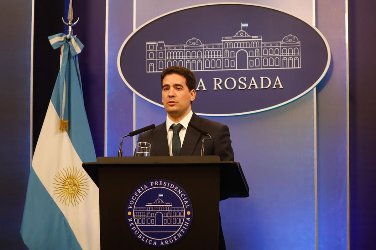 Gobierno de Argentina atribuye la suba del riesgo país a la incertidumbre global