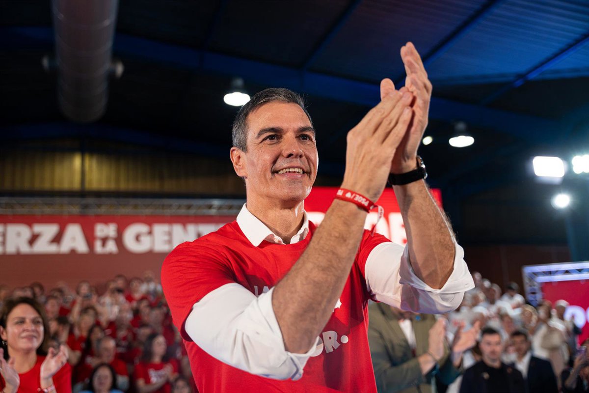 Sánchez dice que decidió adelantar elecciones tras una comida familiar en España