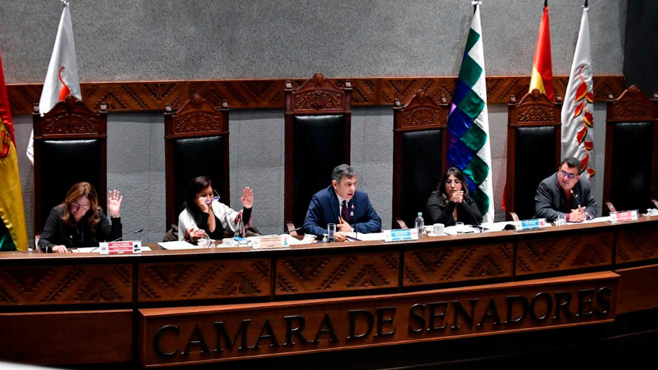Senado de Bolivia aprueba abrir la venta del SOAT a la libre competencia