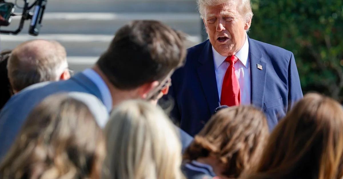 Trump dice que barcos de EE UU pasarán por Cuba tras Irán