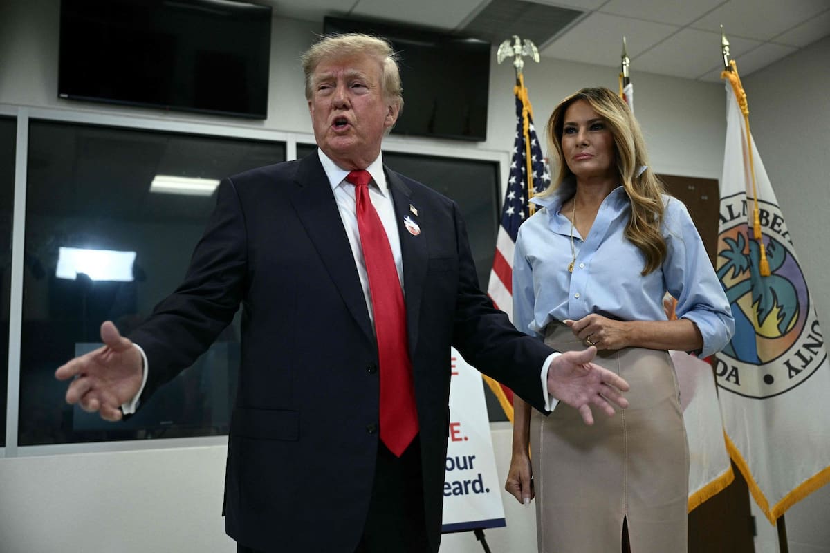 Trump vota por anticipado en Florida tras criticar esa modalidad