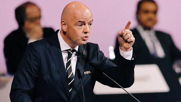 UEFA fija el 2 de noviembre como plazo a la FIFA por el plan de Infantino