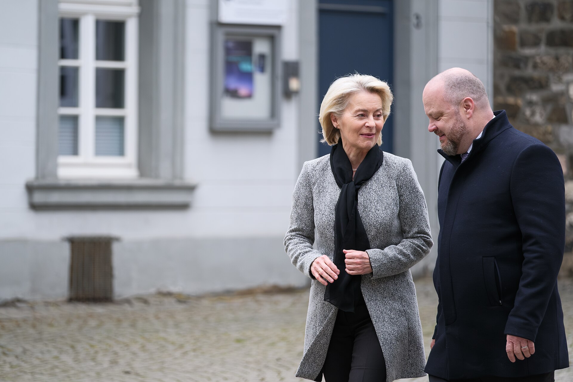 Von der Leyen dice que la regularización de migrantes en España tiene impacto europeo