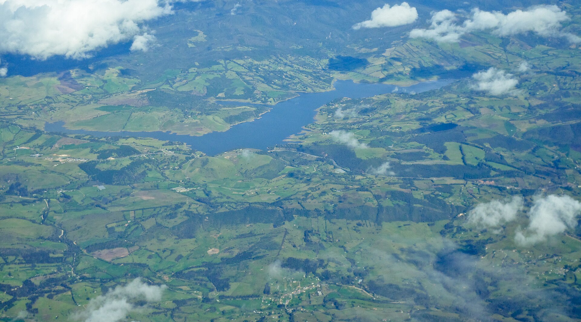 XM advierte riesgo de apagones en Colombia entre febrero y abril de 2027